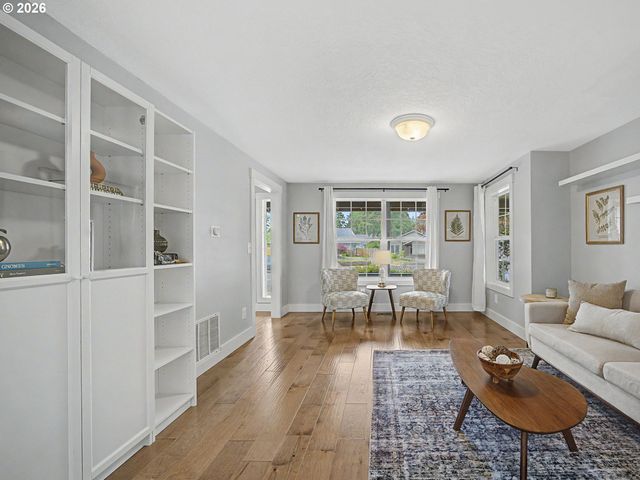 7008 Se STELLA Ct, Hillsboro, OR 97123