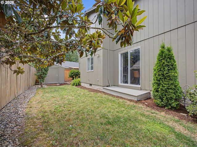 7008 Se STELLA Ct, Hillsboro, OR 97123