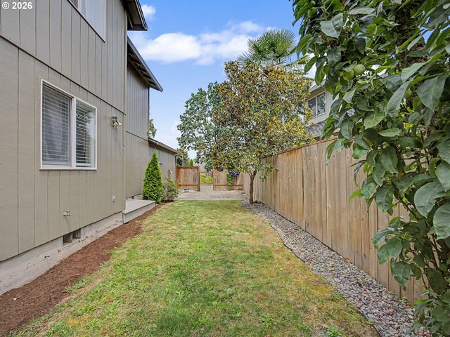 7008 Se STELLA Ct, Hillsboro, OR 97123