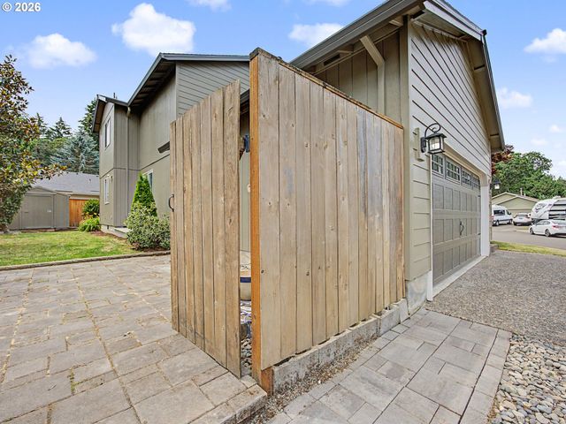 7008 Se STELLA Ct, Hillsboro, OR 97123
