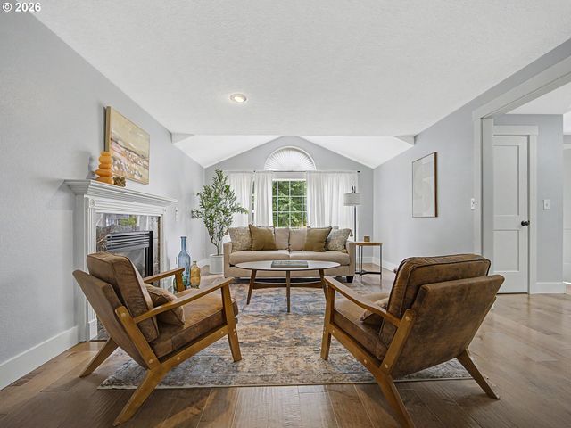 7008 Se STELLA Ct, Hillsboro, OR 97123