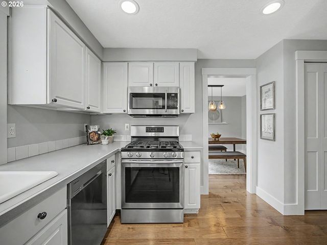 7008 Se STELLA Ct, Hillsboro, OR 97123