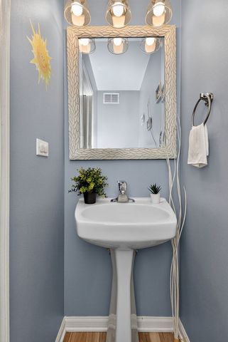 668 Four Seasons Boulevard, Aurora, IL 60504