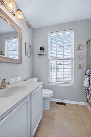 668 Four Seasons Boulevard, Aurora, IL 60504