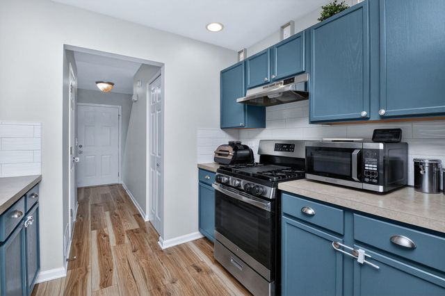 668 Four Seasons Boulevard, Aurora, IL 60504