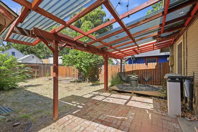 1828 Larkin Way, Sacramento, CA 95818