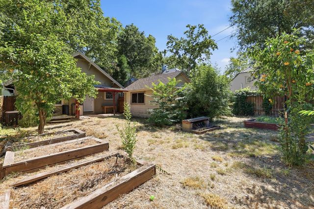 1828 Larkin Way, Sacramento, CA 95818