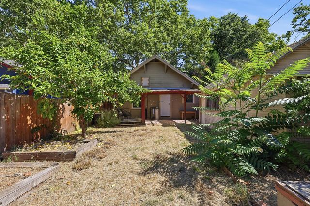 1828 Larkin Way, Sacramento, CA 95818