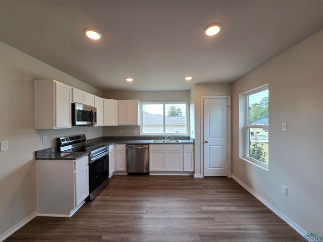 276 Omaha St., Gladewater, TX 75647