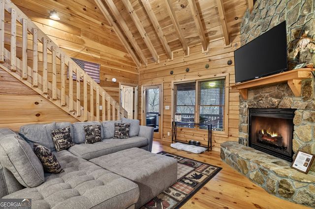 416 N Dustin Drive, Ellijay, GA 30540