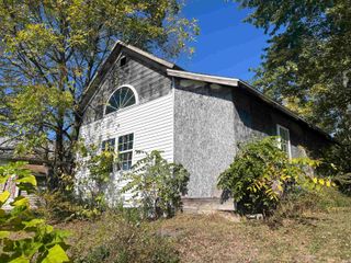 323 E commercial Street, Hartford City, IN 47348