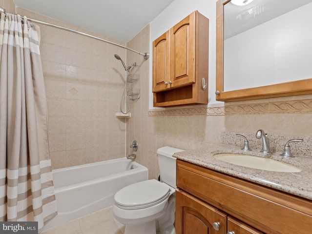 1809 SILVER CT, Hamilton, NJ 08690