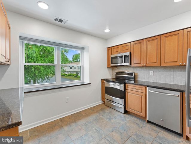 1809 SILVER CT, Hamilton, NJ 08690