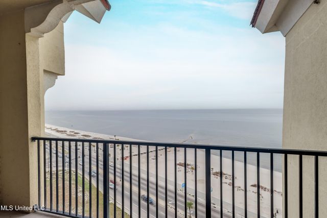 1200 Beach Drive, 1203, Gulfport, MS 39507