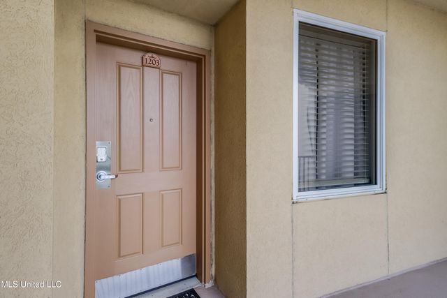 1200 Beach Drive, 1203, Gulfport, MS 39507