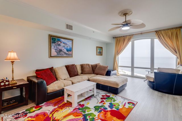 1200 Beach Drive, 1203, Gulfport, MS 39507