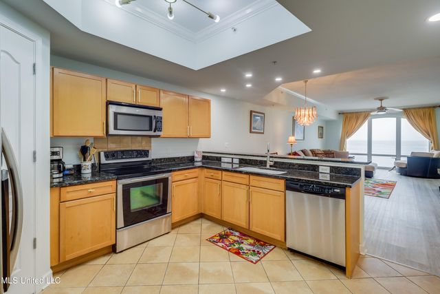 1200 Beach Drive, 1203, Gulfport, MS 39507