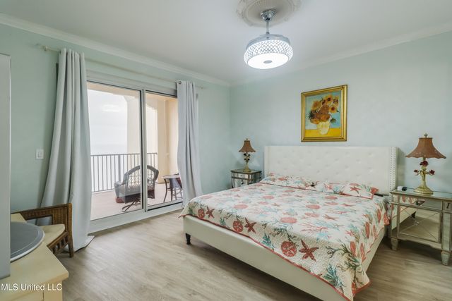 1200 Beach Drive, 1203, Gulfport, MS 39507