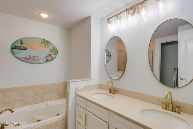 1200 Beach Drive, 1203, Gulfport, MS 39507