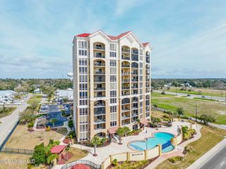 1200 Beach Drive, 1203, Gulfport, MS 39507