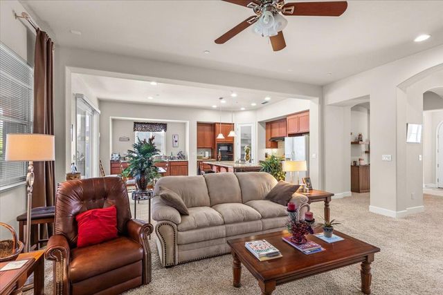 805 Freedom Point Way, Manteca, CA 95336