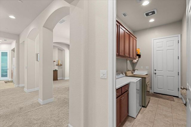 805 Freedom Point Way, Manteca, CA 95336