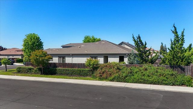 805 Freedom Point Way, Manteca, CA 95336