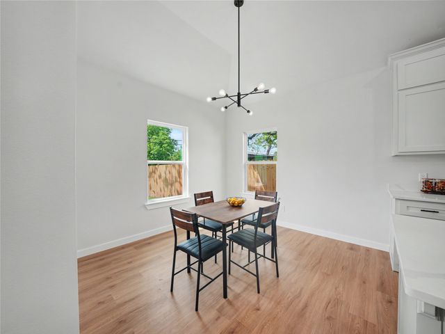 1006 E Allen Avenue, Fort Worth, TX 76104