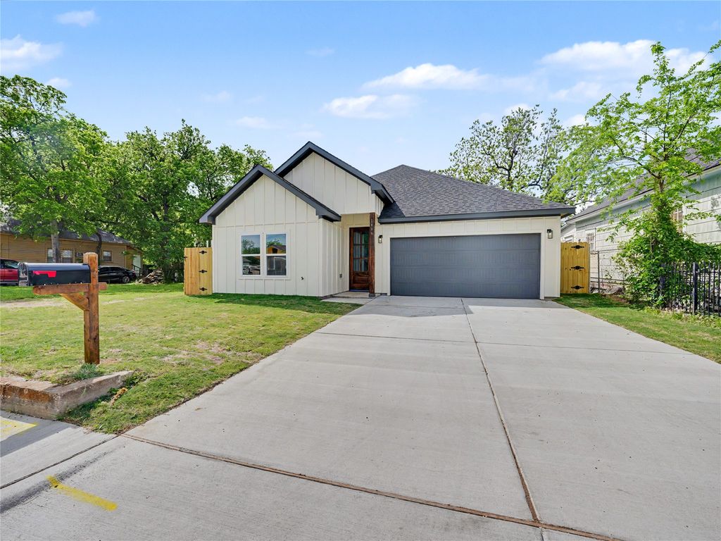 1006 E Allen Avenue, Fort Worth, TX 76104