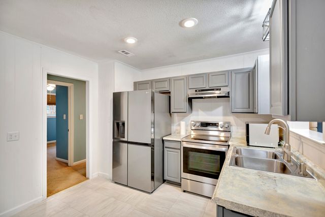 122 Longleaf Drive, Summerville, SC 29483