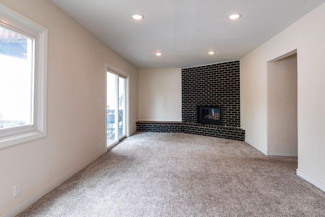 772 Iowa Avenue W, Saint Paul, MN 55117