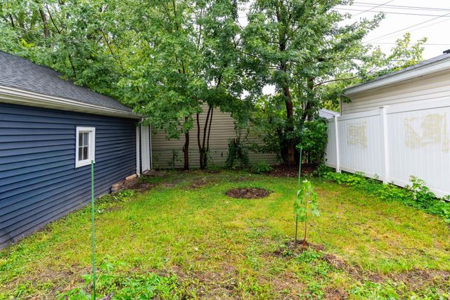 772 Iowa Avenue W, Saint Paul, MN 55117