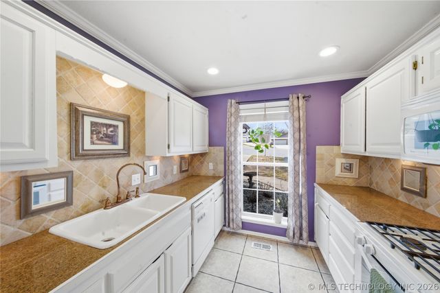 9713 S 69th East East Avenue, Tulsa, OK 74133