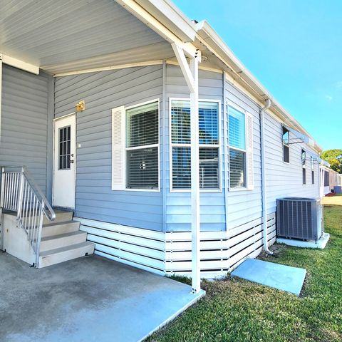 14 La Costa Lane, Port St. Lucie, Port St Lucie, FL 34952