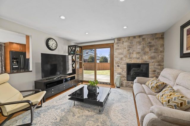 11249 N Oriole LANE, Mequon, WI 53092