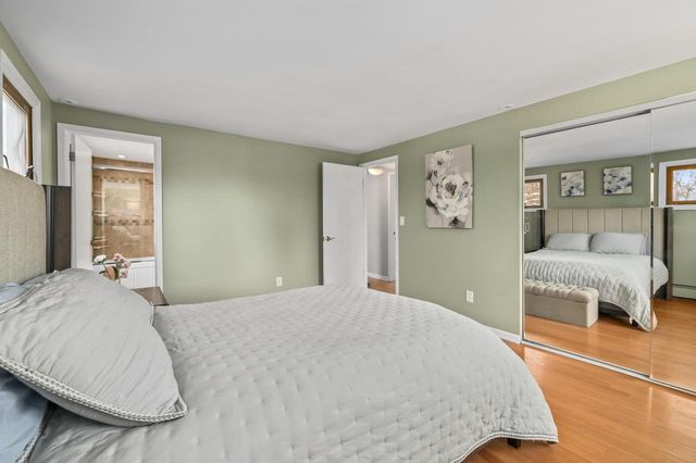 11249 N Oriole LANE, Mequon, WI 53092