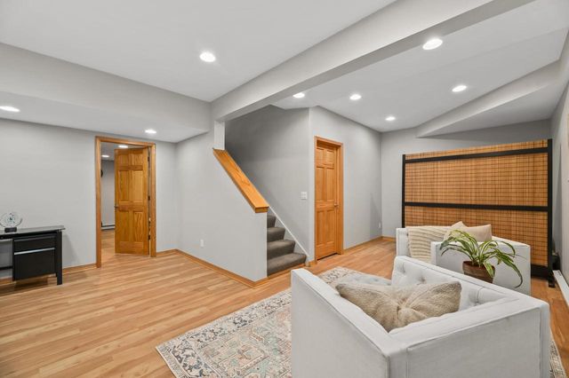 11249 N Oriole LANE, Mequon, WI 53092