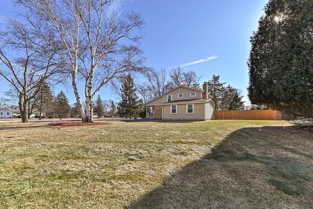 11249 N Oriole LANE, Mequon, WI 53092