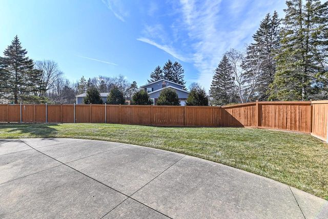 11249 N Oriole LANE, Mequon, WI 53092