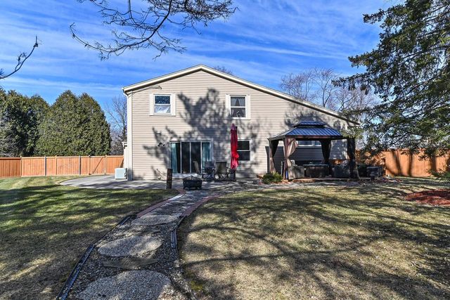 11249 N Oriole LANE, Mequon, WI 53092