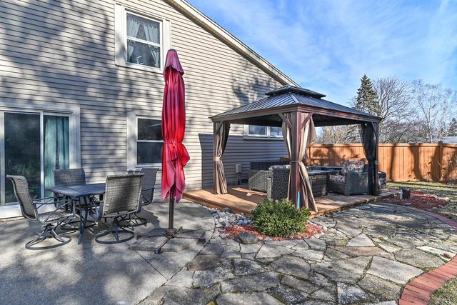 11249 N Oriole LANE, Mequon, WI 53092