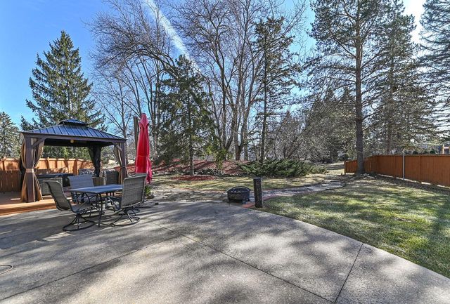 11249 N Oriole LANE, Mequon, WI 53092