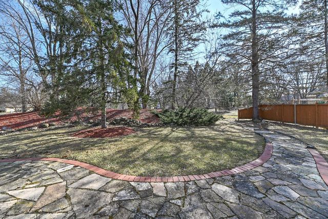 11249 N Oriole LANE, Mequon, WI 53092