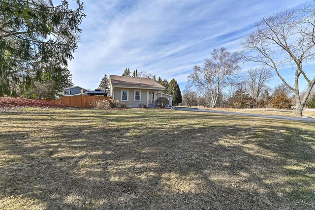 11249 N Oriole LANE, Mequon, WI 53092