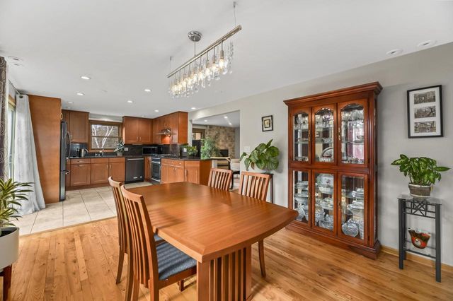 11249 N Oriole LANE, Mequon, WI 53092