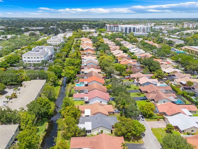 2828 NW 95th Ave, Coral Springs, FL 33065