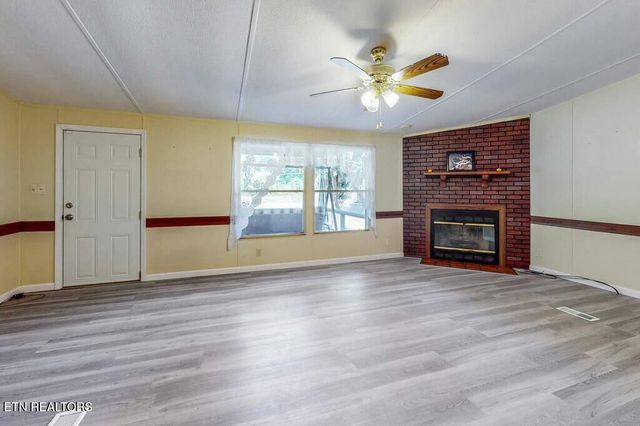 2525 Old Harriman Hwy, Oliver Springs, TN 37840