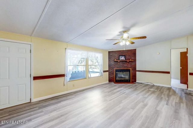 2525 Old Harriman Hwy, Oliver Springs, TN 37840