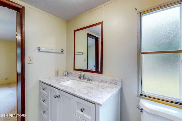 2525 Old Harriman Hwy, Oliver Springs, TN 37840