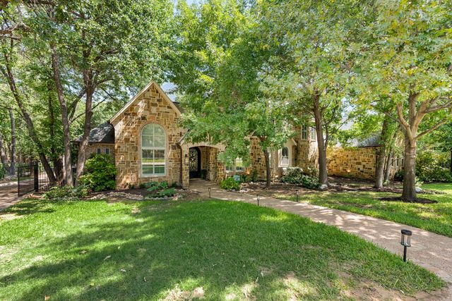 831 Simmons Court, Southlake, TX 76092